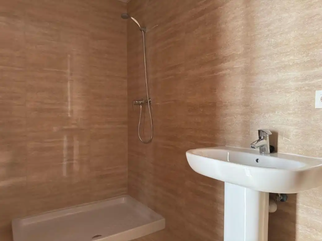 Badezimmer von Wohnung zum Verkauf in Zaragoza mit Klimaanlage, Heizung und Ofen