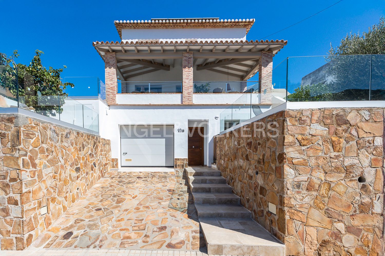 Vista exterior de Casa o xalet en venda en Dénia amb Aire condicionat, Calefacció i Jardí privat