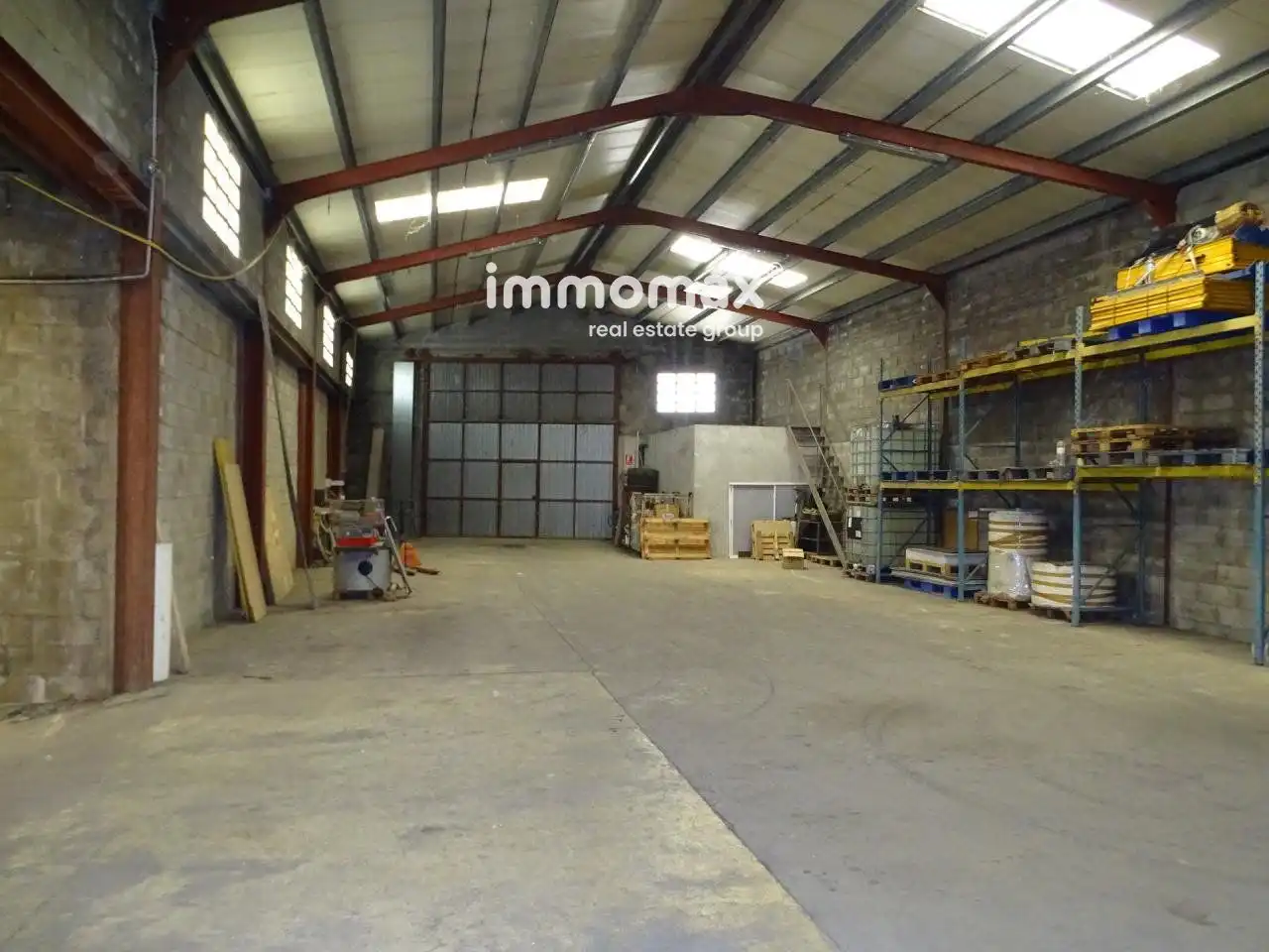 Vista exterior de Nave industrial en venta en Caseres