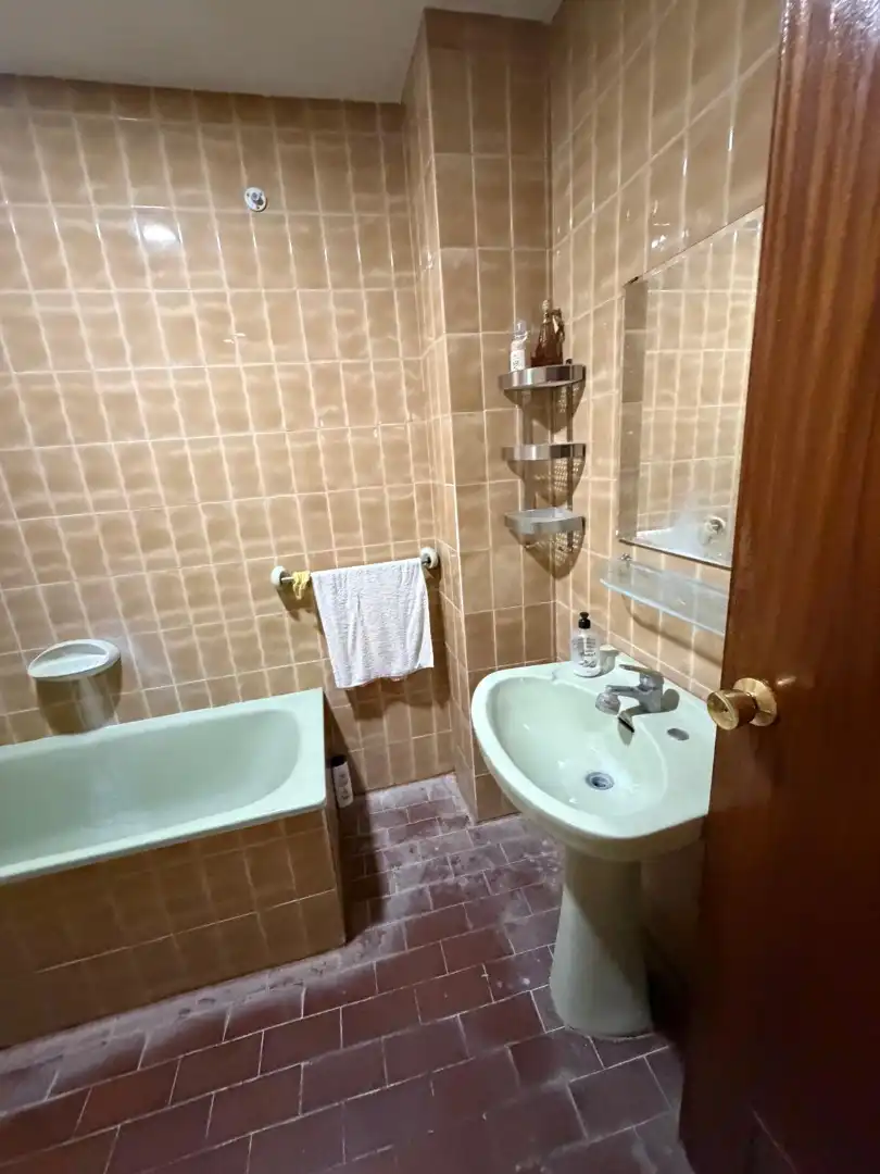 Baño de Piso para compartir en Jaén con Aire acondicionado, Calefacción y Amueblado