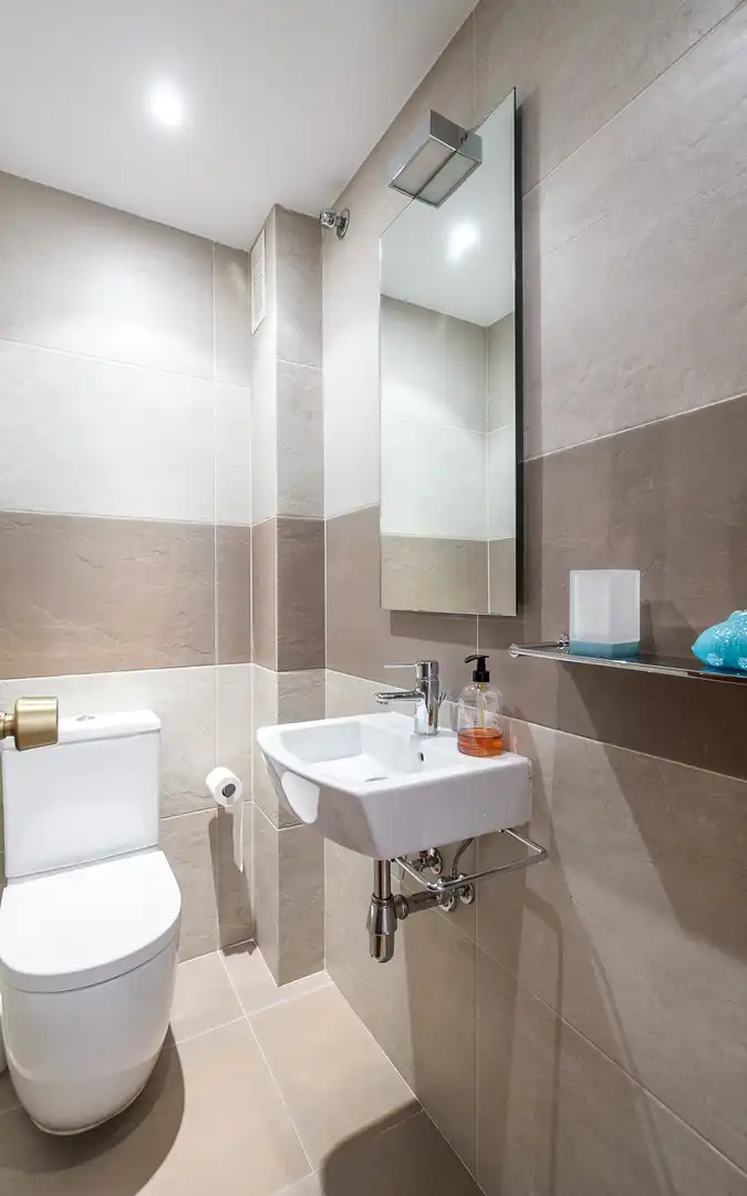 Bathroom of Flat for rent in Barcelona  with Air Conditioner, Heating and Terrace