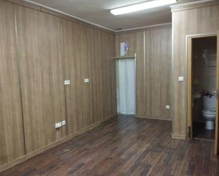 Premises to rent in Ocaña  with Air Conditioner