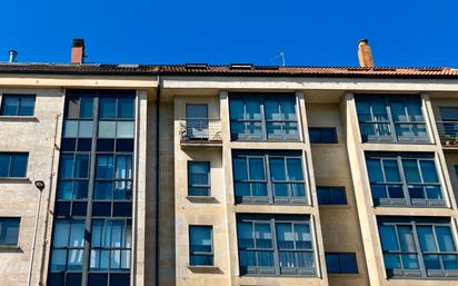 Außenansicht von Dachboden miete in Vigo  mit Heizung, Parkett und Terrasse