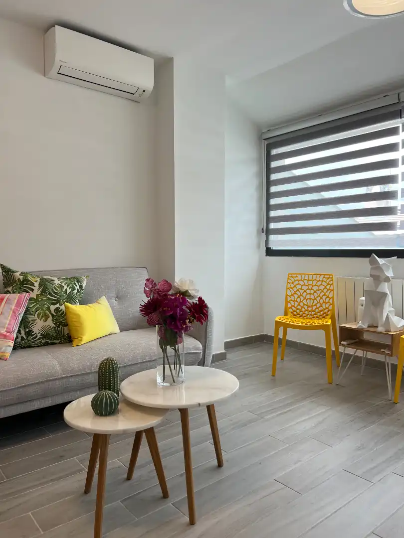 Sala d'estar de Casa o xalet en venda en Loeches amb Calefacció, Jardí privat i Terrassa
