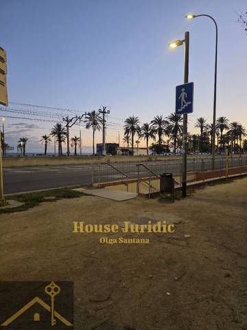 Casa adosada en Venta en Centre
