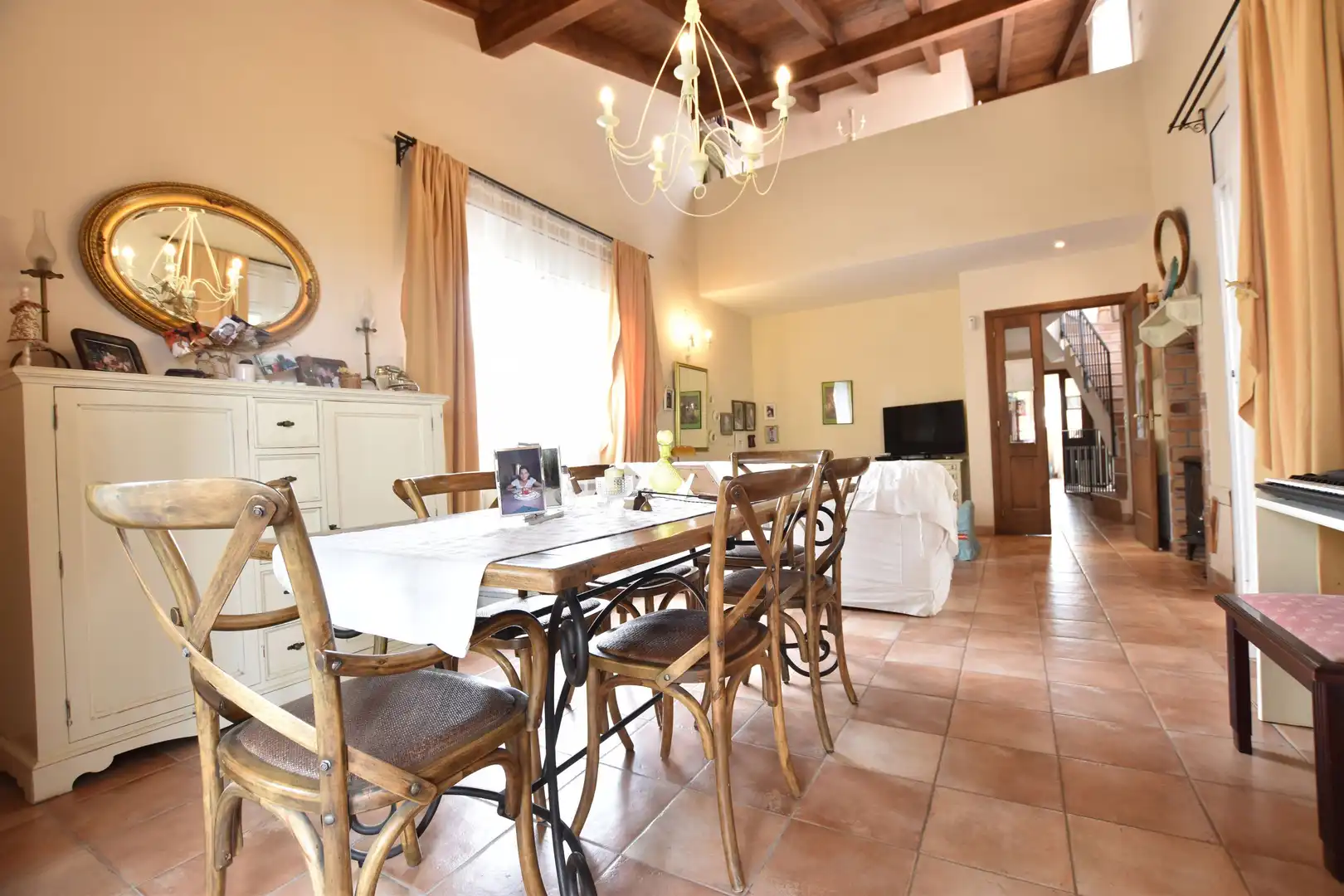 Casa con terraza en venta en Urbanizacion C