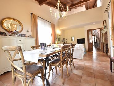 Casa con balcón en venta en Urbanizacion C