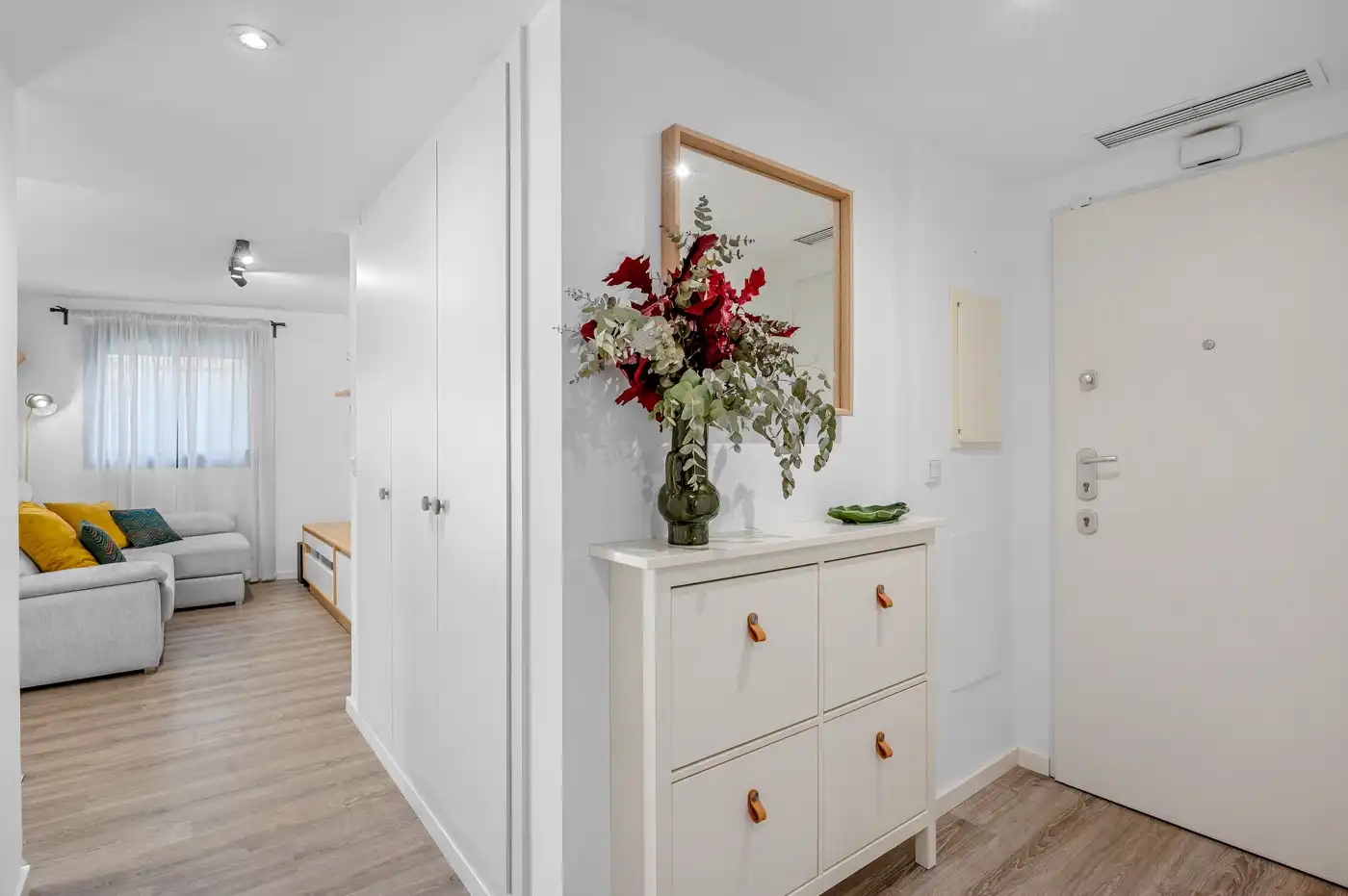 Erdgeschoss zum Verkauf in El Campello mit Heizung, Privatgarten und Terrasse