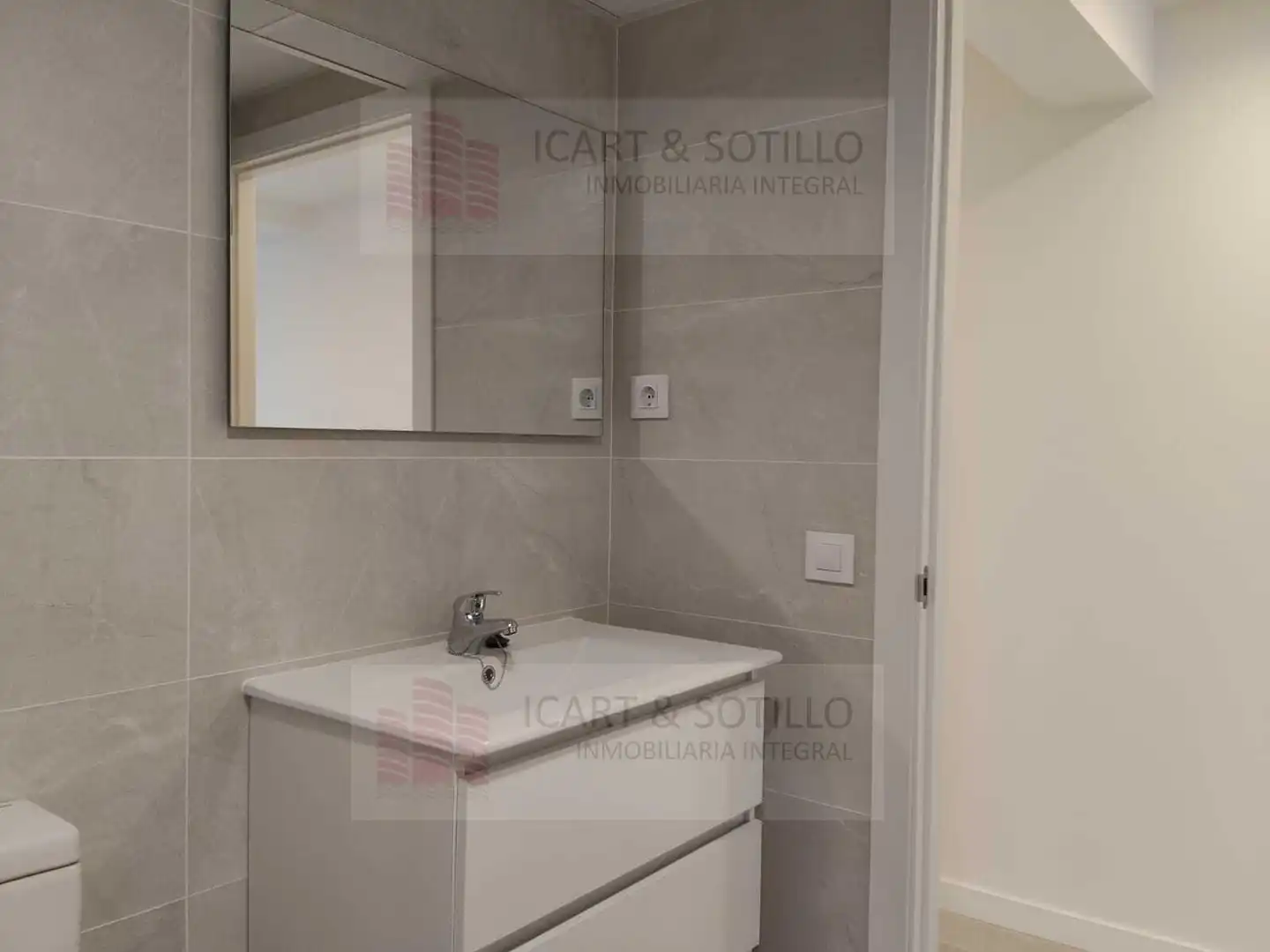 Baño de Piso en venta en Benicarló con Calefacción, Trastero y Amueblado