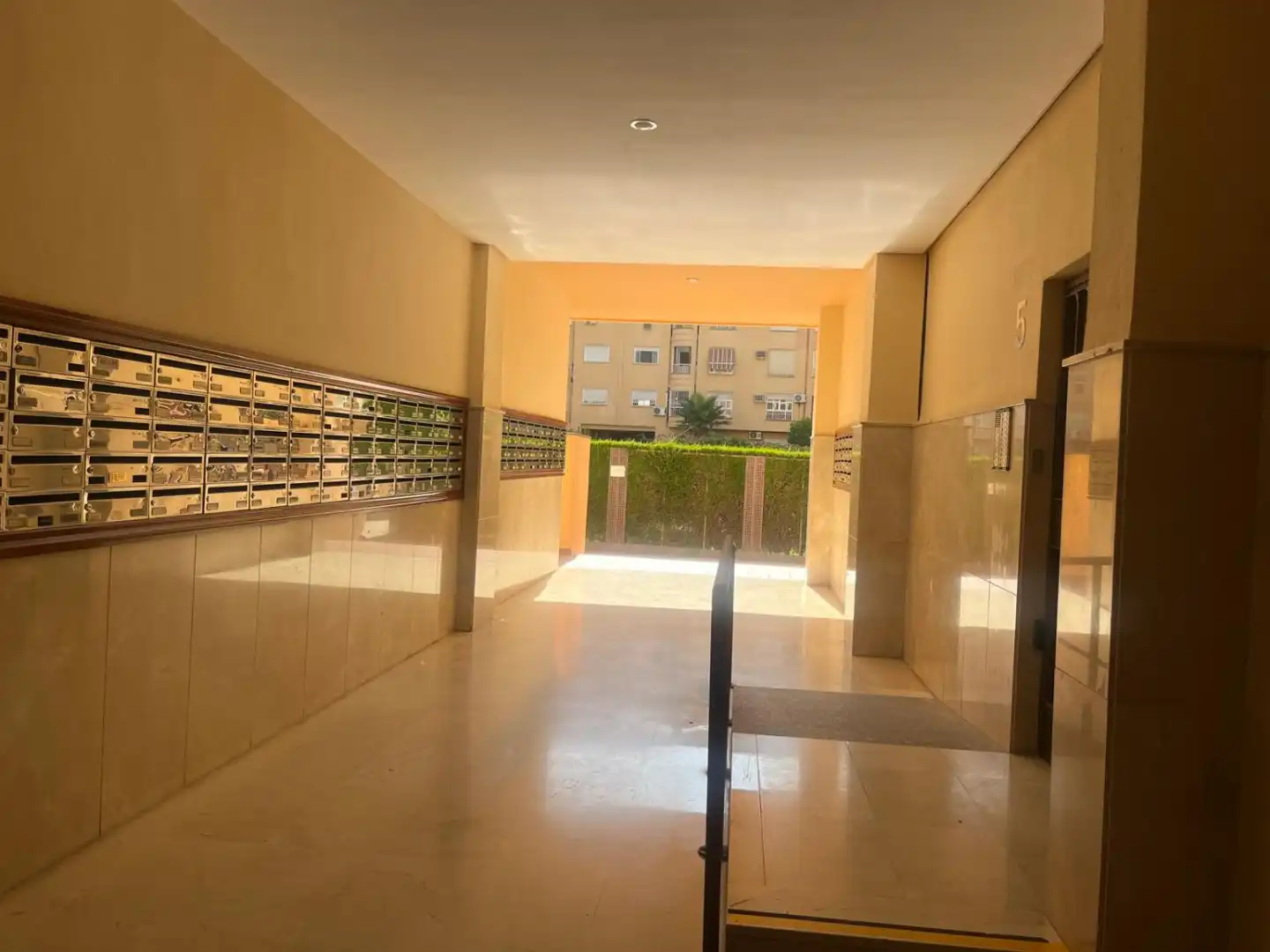 Flat for rent in Sevilla  with Air Conditioner, Terrace and Community pool