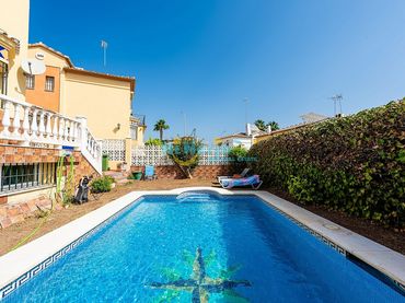 Casa bifamiliare con piscina in vendita a Torre del Mar