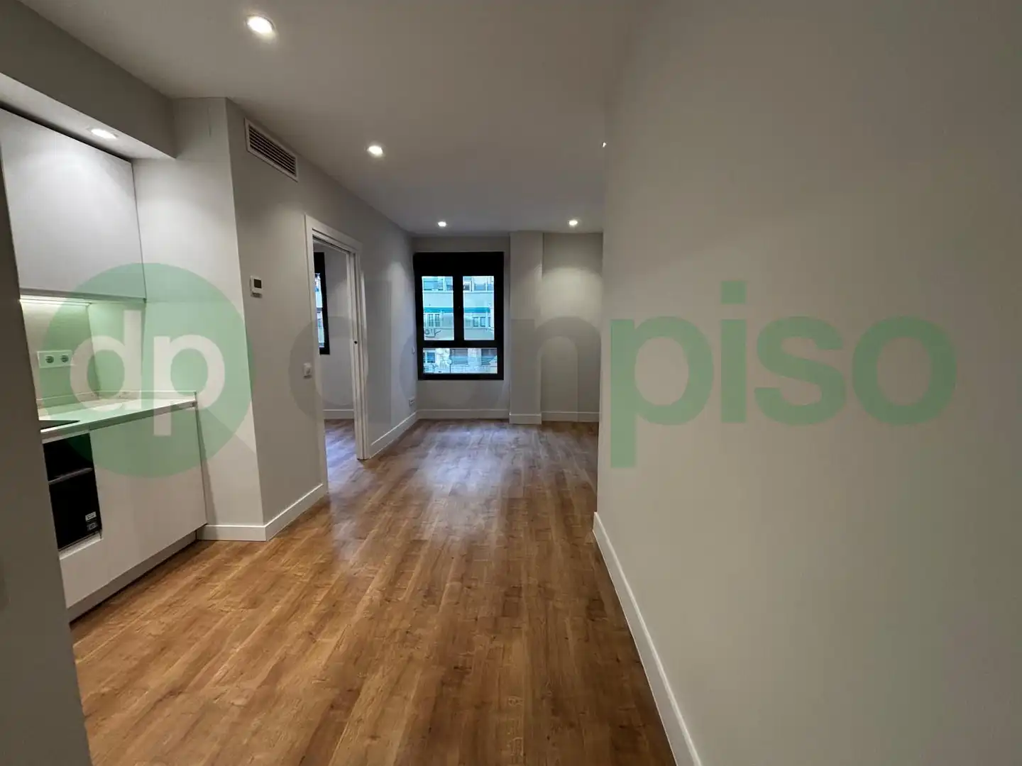 Flat for sale in Madrid  with Air Conditioner, Parquet flooring and Furnished
