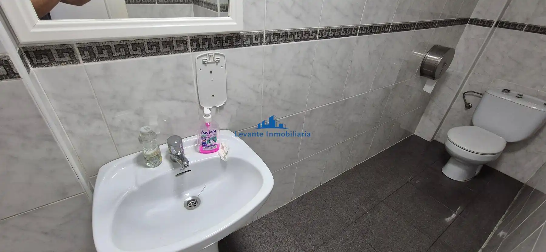 Bany de Local de lloguer en Valencia