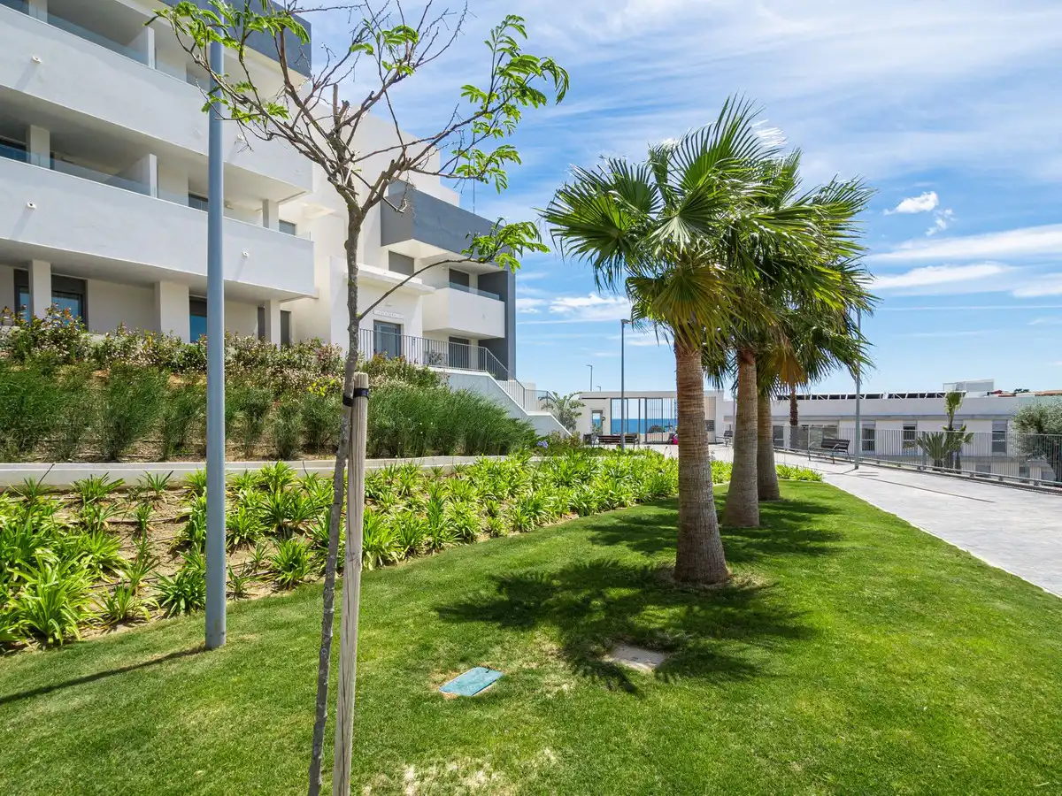 Vista exterior de Àtic en venda en Estepona amb Aire condicionat, Moblat i TV