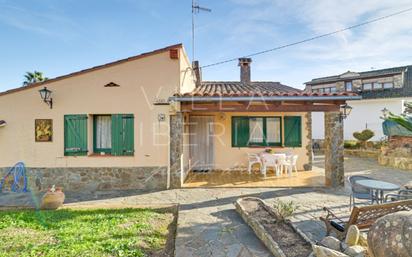 Vista exterior de Casa o xalet en venda en Calonge amb Jardí privat i Terrassa