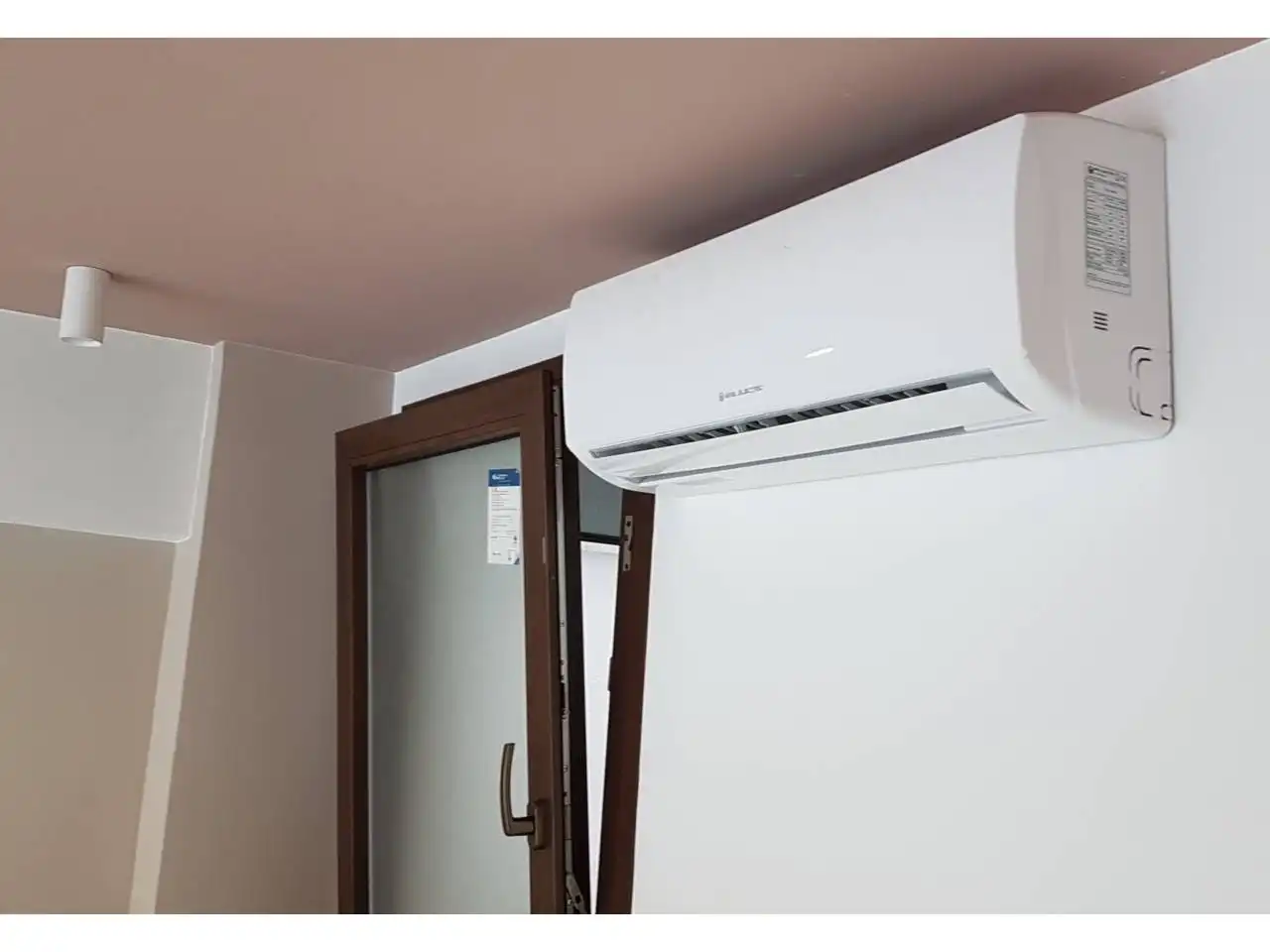 Schlafzimmer von Geschaftsraum zum Verkauf in Madrid mit Klimaanlage