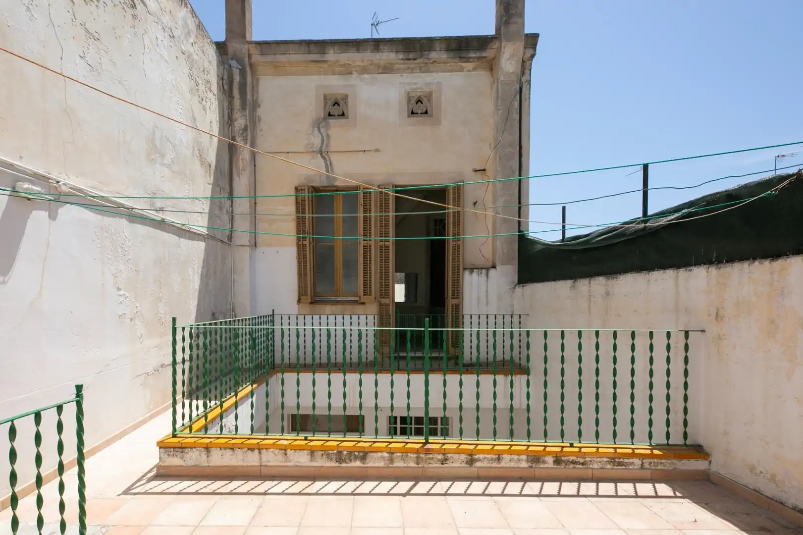 Vista exterior de Casa o xalet en venda en El Masnou amb Calefacció, Jardí privat i Terrassa