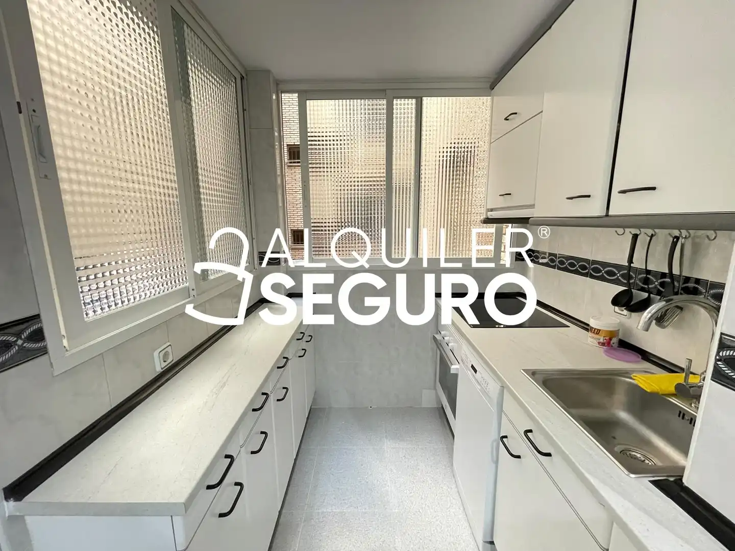 Cuina de Pis de lloguer en Madrid amb Aire condicionat, Calefacció i Terrassa