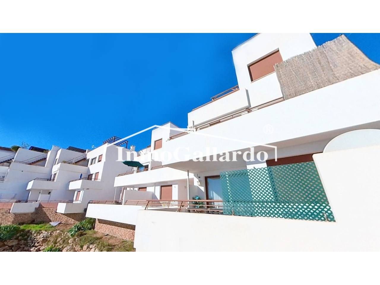 Vista exterior de Piso en venta en Nerja con Terraza, Trastero y Piscina comunitaria