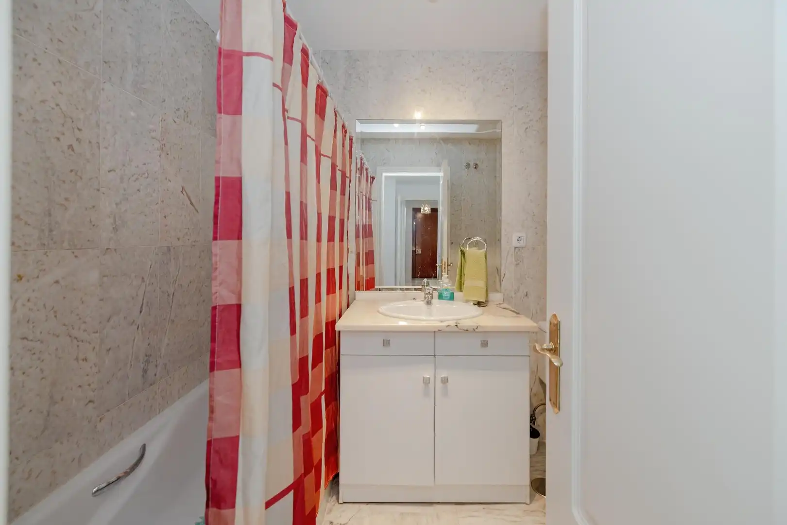Bathroom of Flat for sale in Mijas  with Air Conditioner, Terrace and Storage room