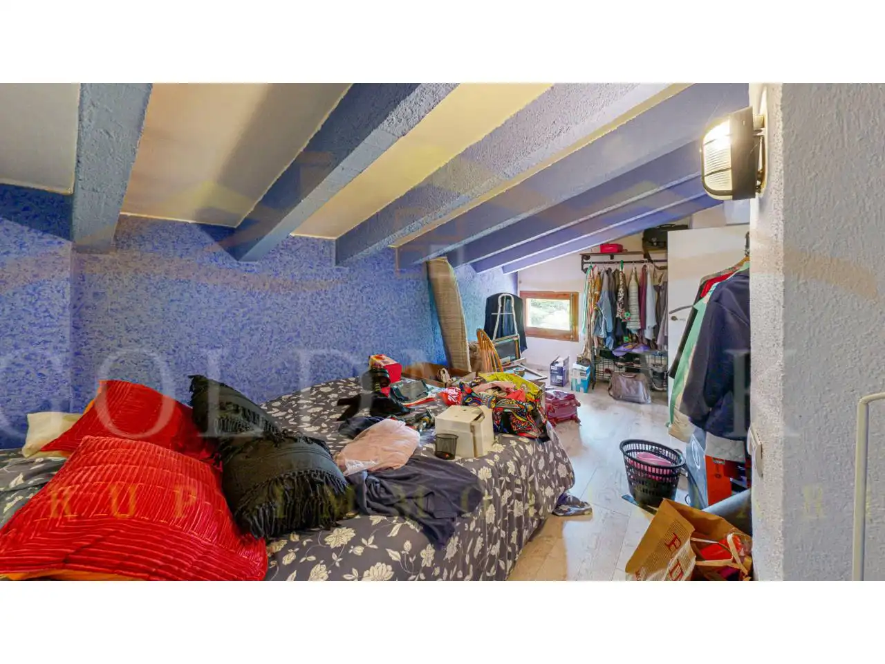 Habitación de Finca rústica en venta en Sant Jaume de Frontanyà con Calefacción y Jardín privado