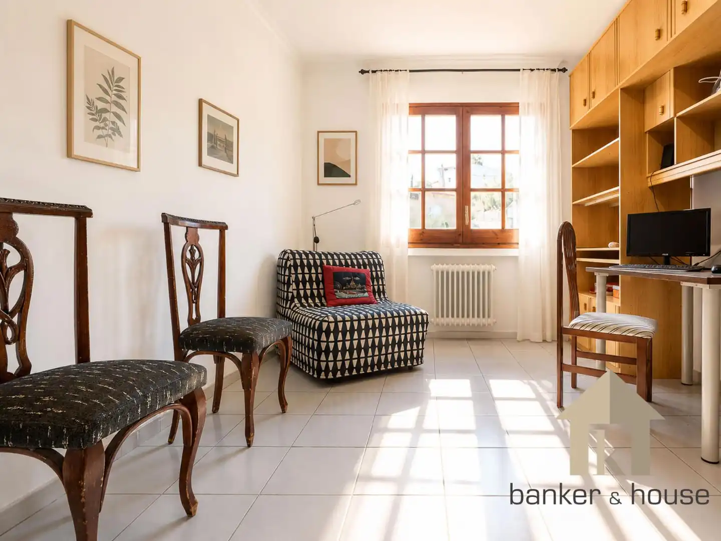 Sala d'estar de Casa o xalet en venda en Cerdanyola del Vallès amb Aire condicionat, Calefacció i Jardí privat