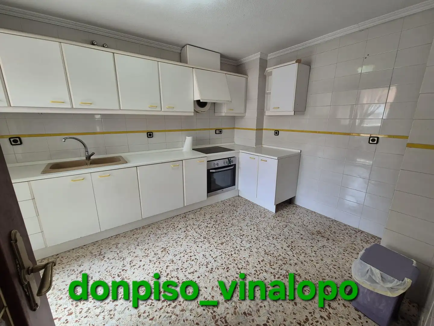 Kitchen of Apartments for sale in Elda  with Air Conditioner and Heating