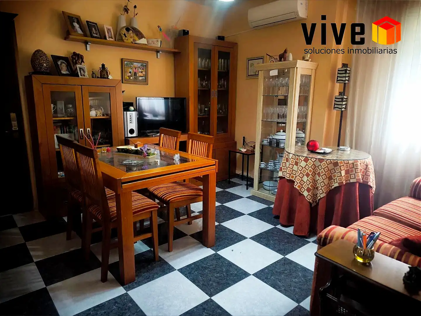 Comedor de Piso en venta en Sevilla con Aire acondicionado