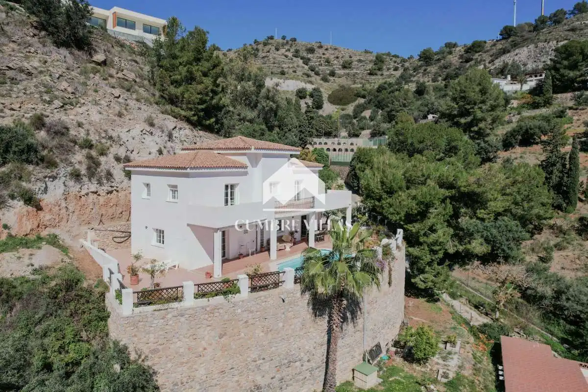 Vista exterior de Casa o xalet en venda en Almuñécar amb Calefacció, Jardí privat i Terrassa