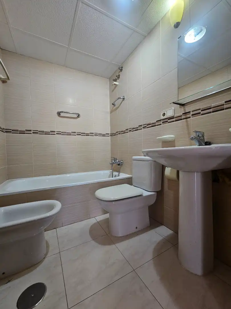 Baño de Piso en venta en Ceutí con Horno y Balcón