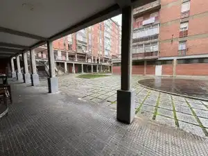 Vista exterior de Local en venda en Valladolid amb Moblat