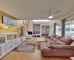 Sala d'estar de Casa o xalet en venda en Elche / Elx amb Terrassa i Piscina