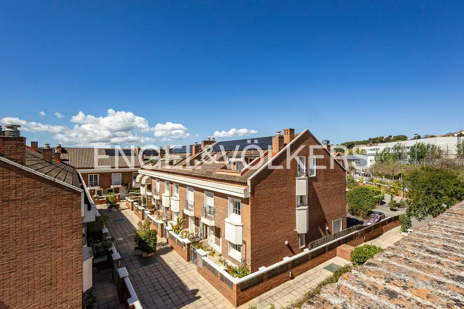 Vista exterior de Casa o chalet en venta en Esplugues de Llobregat con Aire acondicionado, Calefacción y Jardín privado