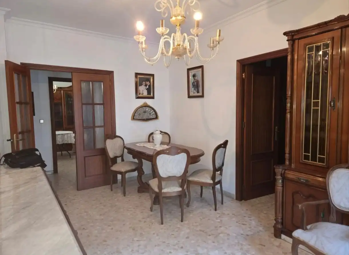 Menjador de Casa adosada en venda en Mairena del Aljarafe amb Aire condicionat, Terrassa i Moblat