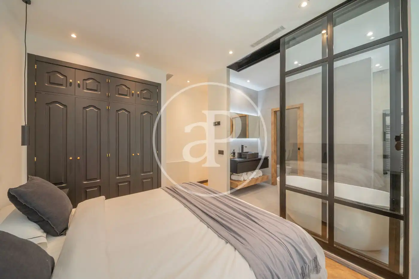 Bedroom of Flat for sale in Madrid  with Air Conditioner, Heating and Storage room