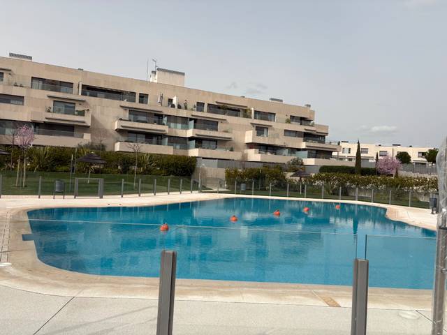 Piso en Alquiler en Avenida Víctimas del Terrorismo en Valenoso