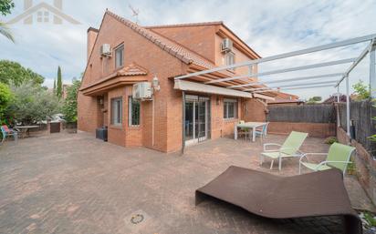 Terrassa de Casa adosada en venda en Villaviciosa de Odón amb Aire condicionat i Terrassa