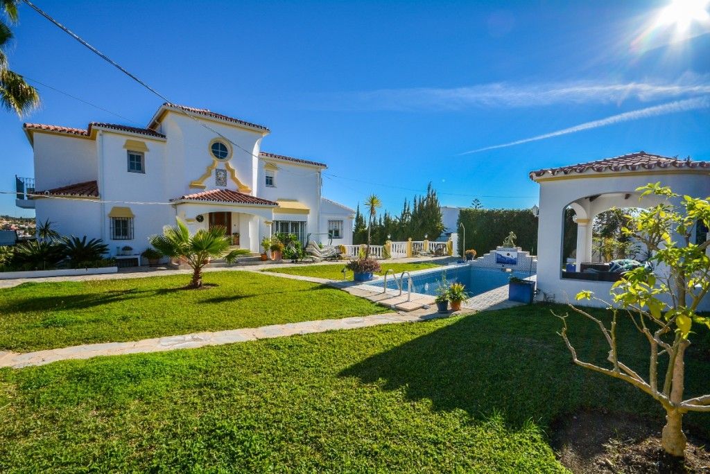 Jardí de Finca rústica en venda en Estepona amb Aire condicionat, Jardí privat i Terrassa