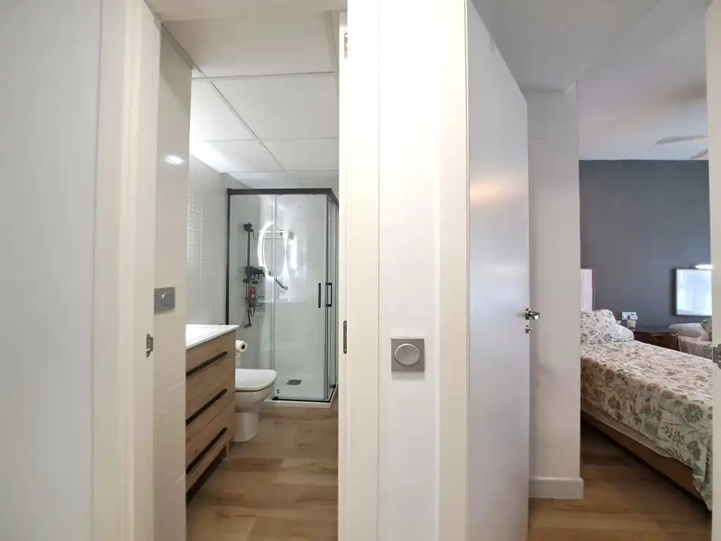Bathroom of Flat for sale in Dénia  with Air Conditioner, Heating and Terrace