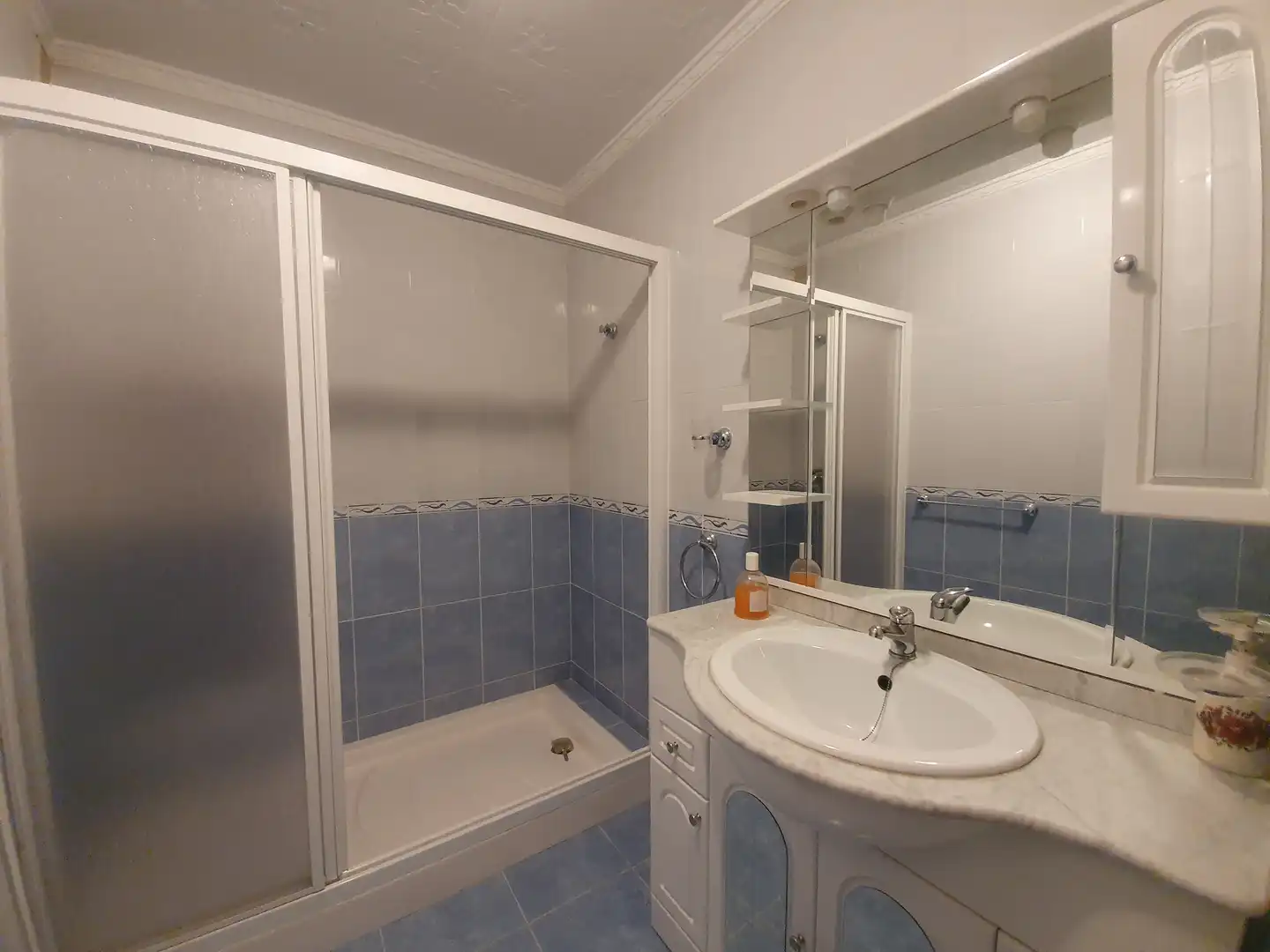 Bany de Pis en venda en Guadix amb Calefacció