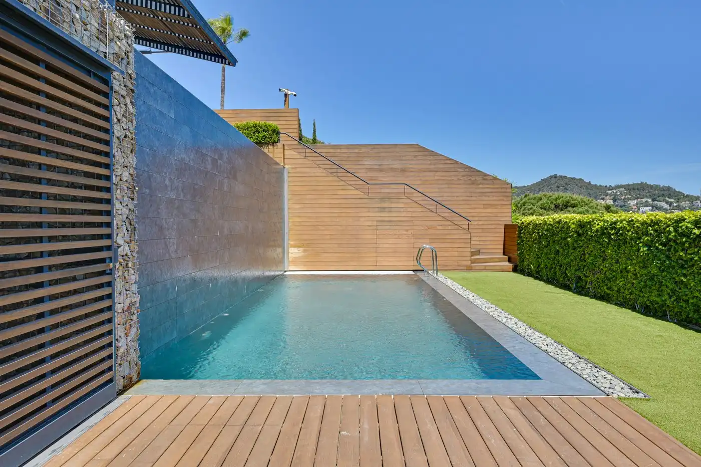 Schwimmbecken von Haus oder Chalet zum Verkauf in Lloret de Mar mit Klimaanlage, Heizung und Privatgarten