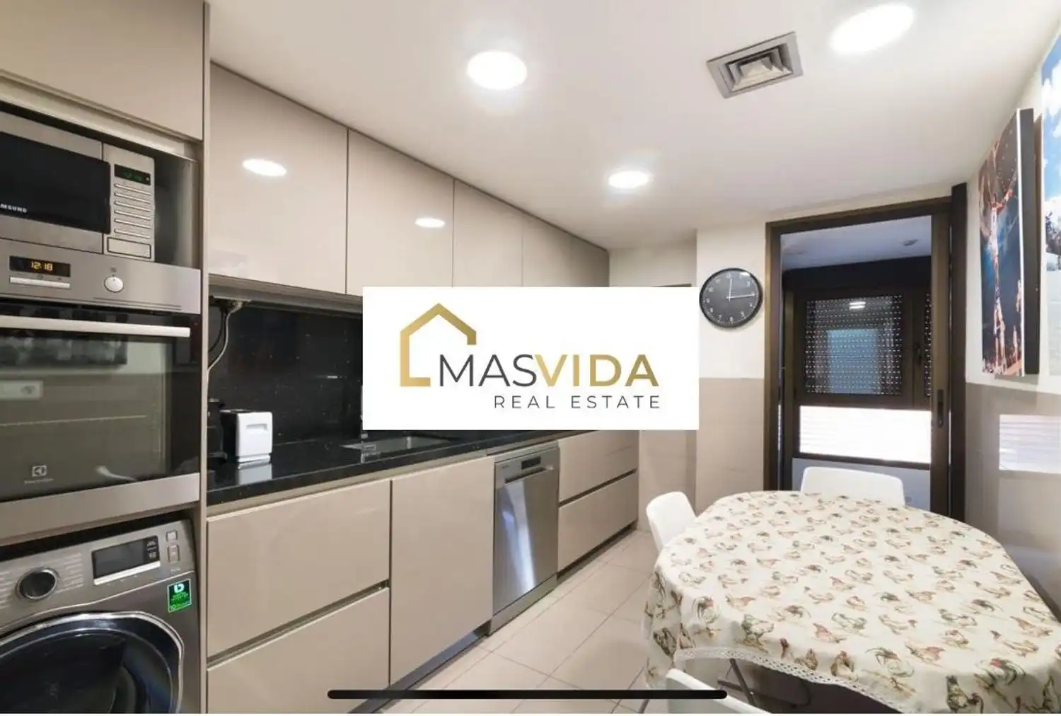 Küche von Wohnung zum Verkauf in Ciudad Lineal
