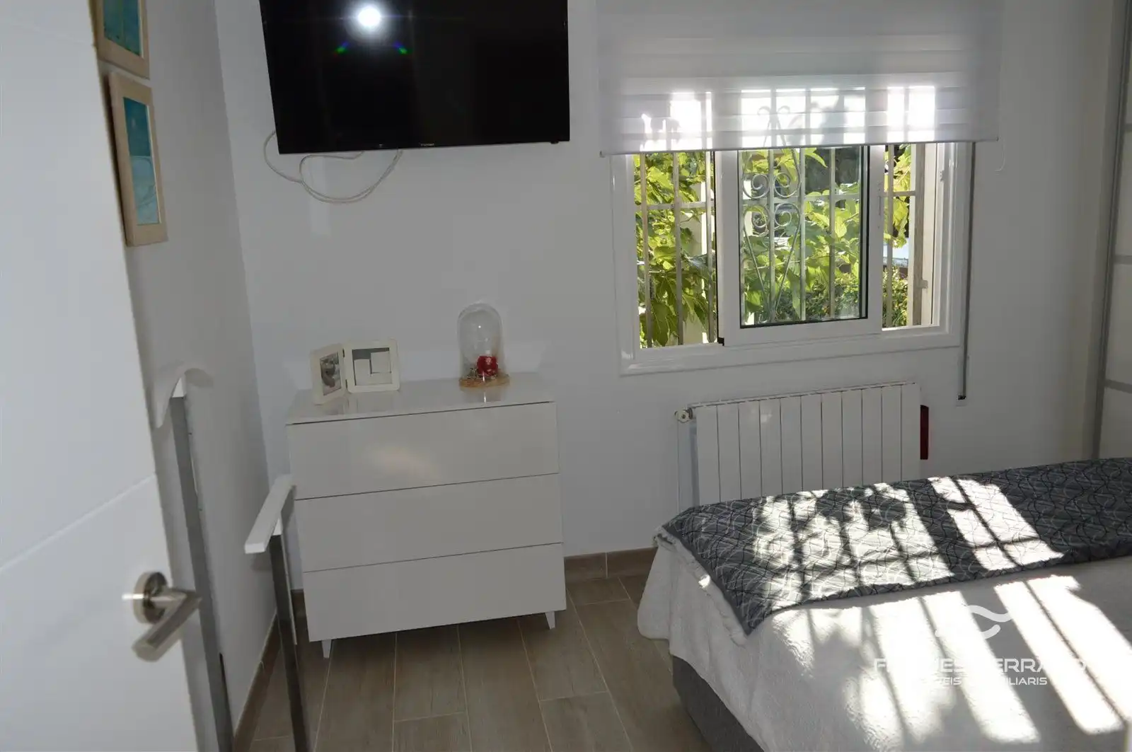 Habitación de Casa o chalet en venta en Vilanova i la Geltrú con Calefacción, Terraza y Trastero