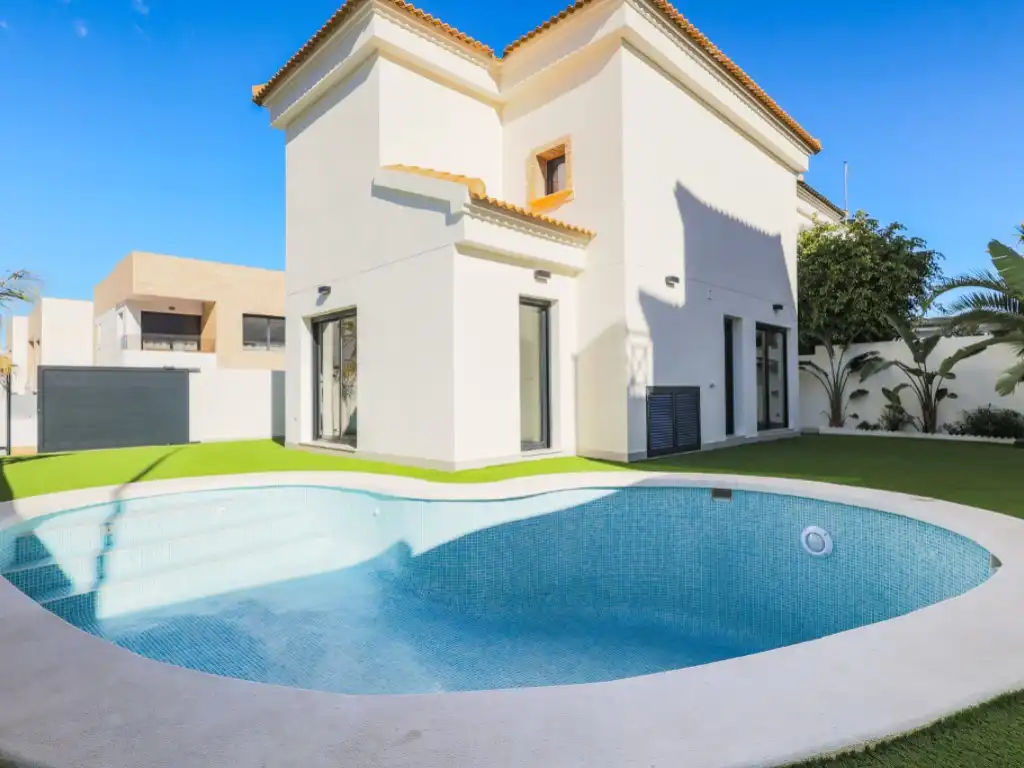 Casa amb piscina en venda a Calle Puig Mayor-Las Filipinas, imagen 6