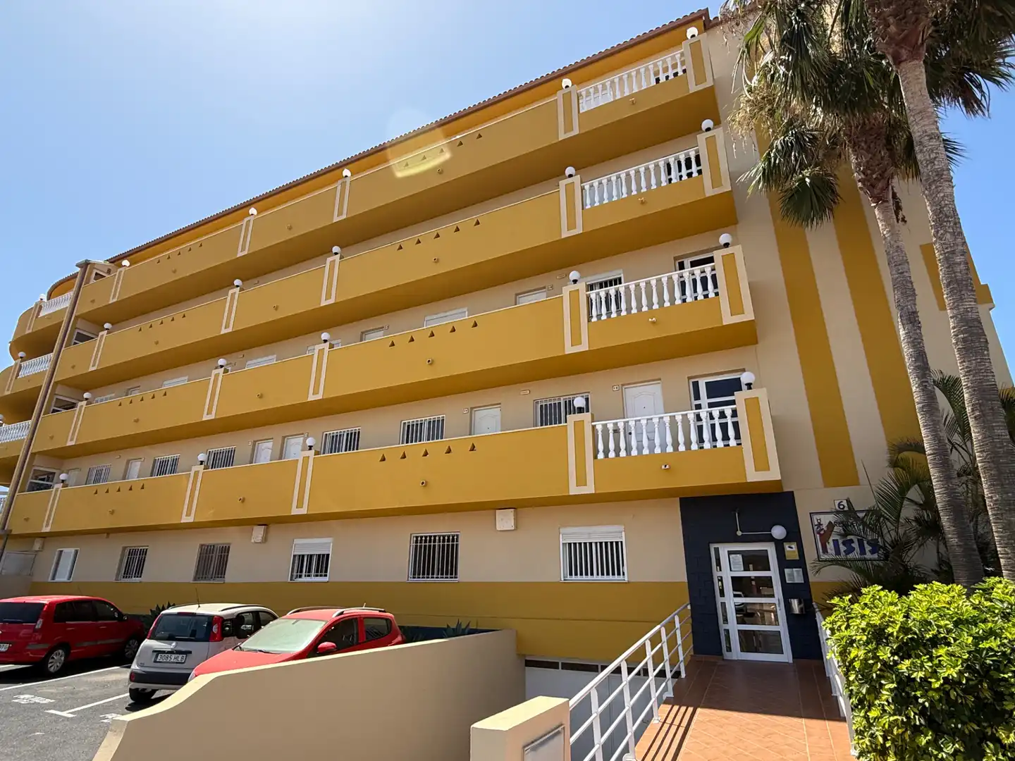 Vista exterior de Piso en venta en Arona con Aire acondicionado, Terraza y Amueblado