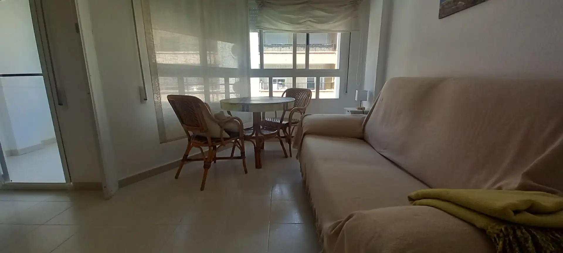 Sala de estar de Apartamento de alquiler en Gandia con Aire acondicionado, Calefacción y Amueblado