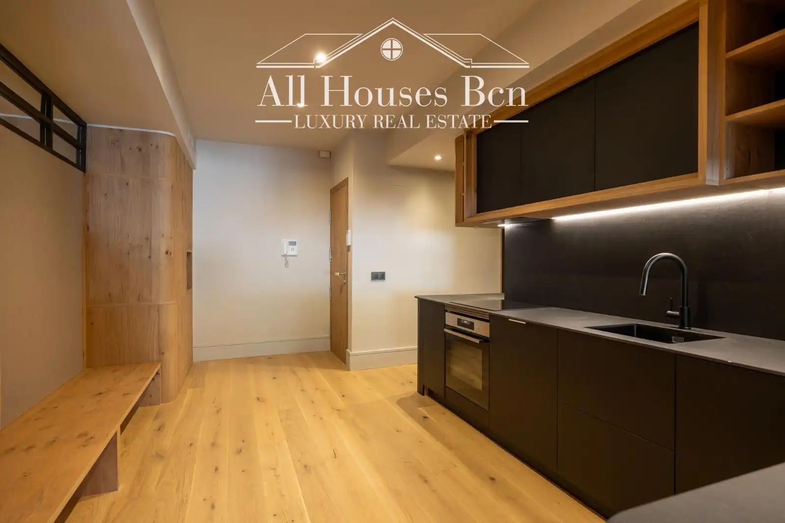Kitchen of Flat for sale in Barcelona  with Air Conditioner, Heating and Parquet flooring