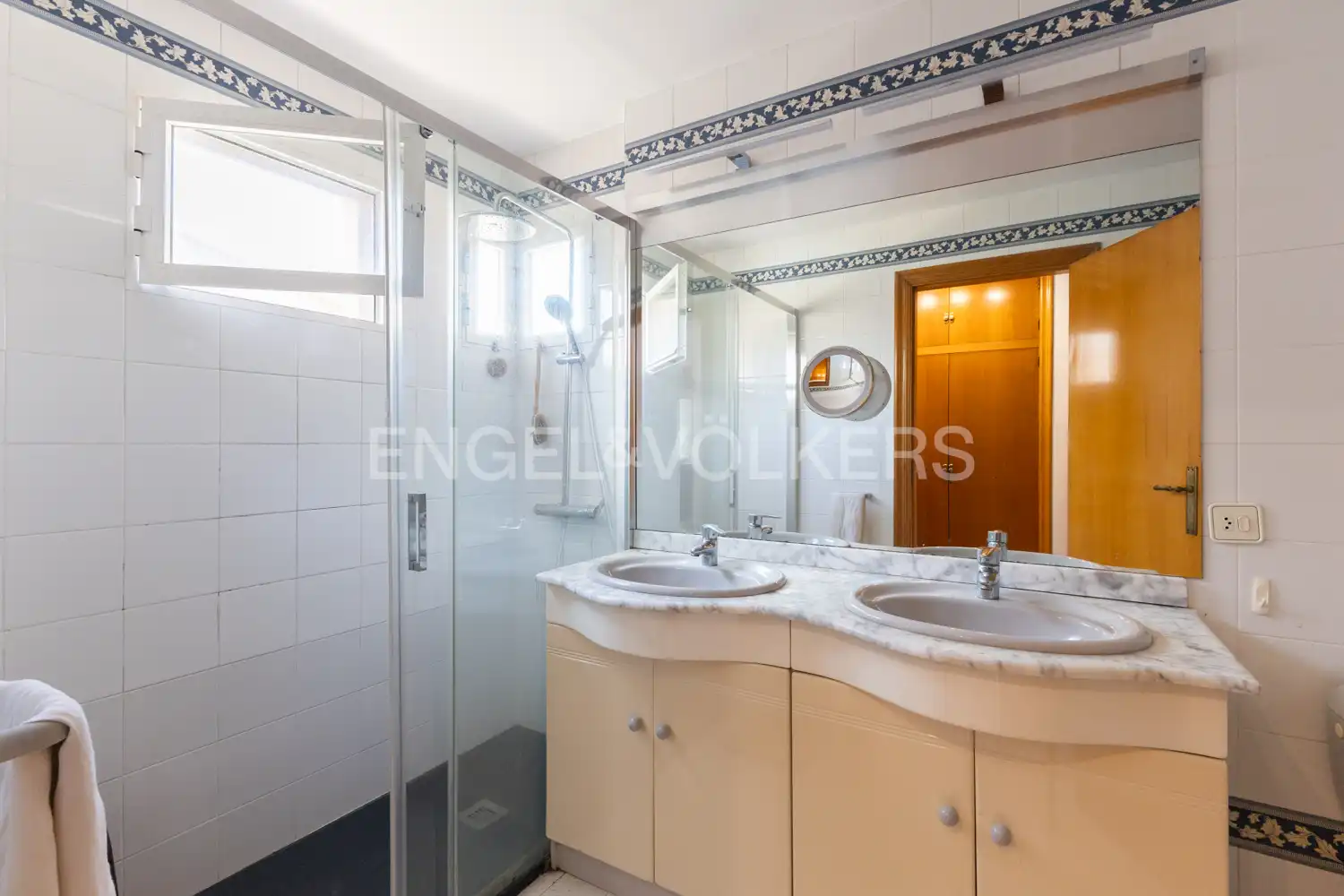 Baño de Casa o chalet en venta en Castellón de la Plana / Castelló de la Plana con Aire acondicionado, Calefacción y Jardín privado