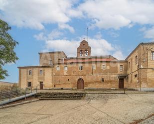 Exterior view of Building for sale in Grajal de Campos  with Community pool