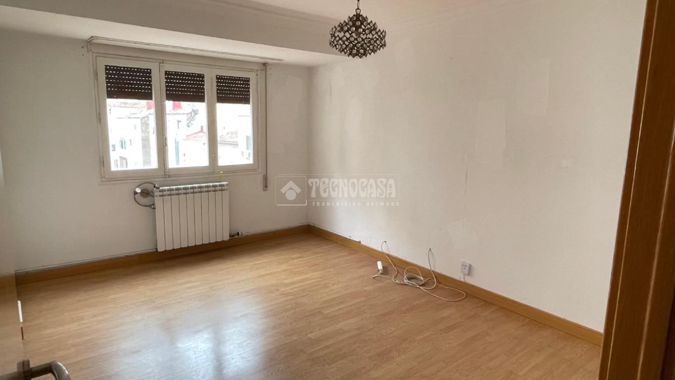Living room of Flat for sale in  Zaragoza Capital  with Heating, Parquet flooring and Terrace